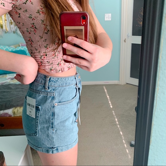 Forever 21 Light Denim Mom Shorts - Picture 5 of 5